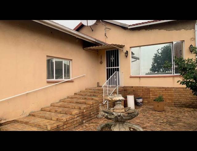 3 BEDROOM HOUSE FOR SALE IN SOUTH HILLS